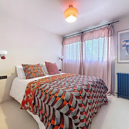 Spacious Flat In The Heart Of * דוביל