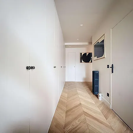 דירה Spacious Flat In The Heart Of דוביל