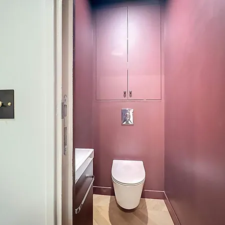 דירה Spacious Flat In The Heart Of דוביל